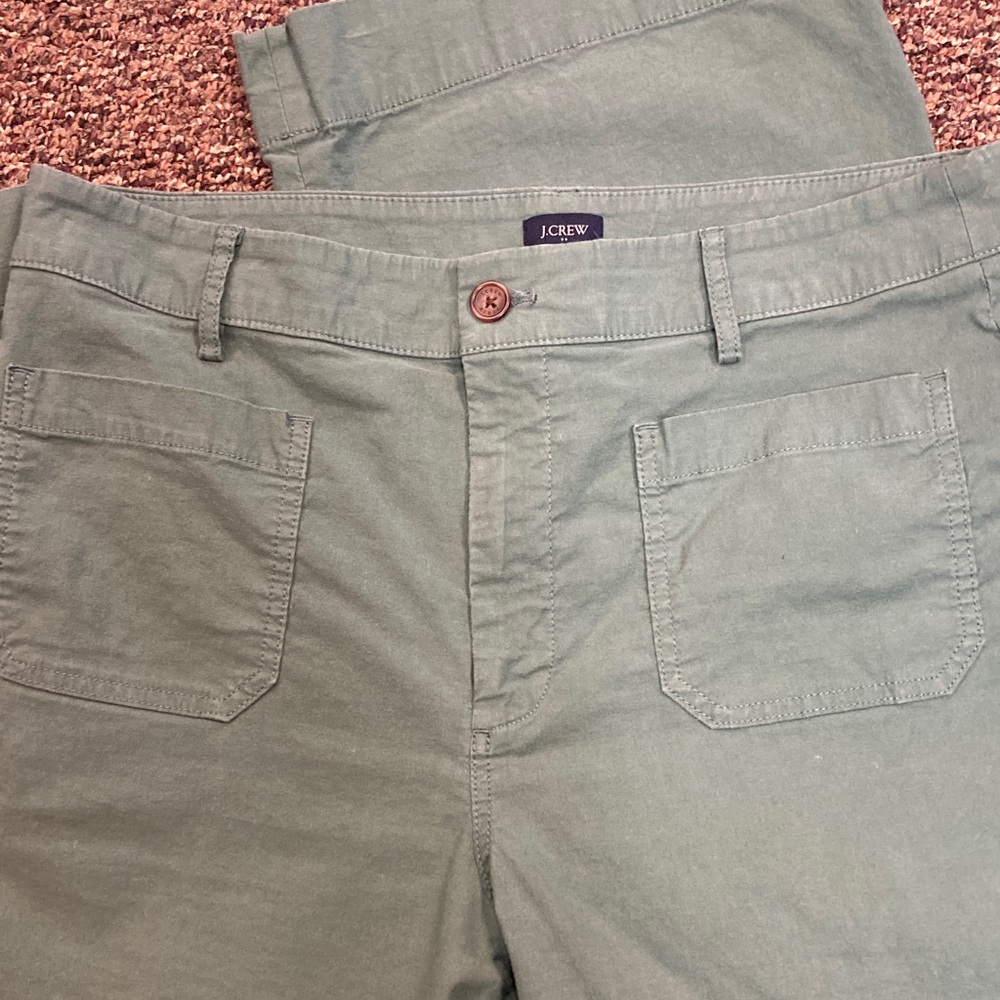 J. Crew Wide leg pants Sage Green Chinos
Patch pockets front and back size 31 - Picture 4 of 9